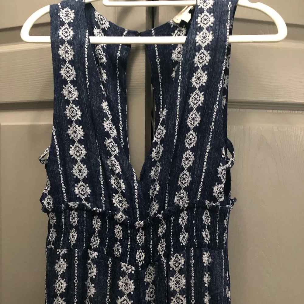 Hem and Thread jumpsuit - Picture 6 of 11
